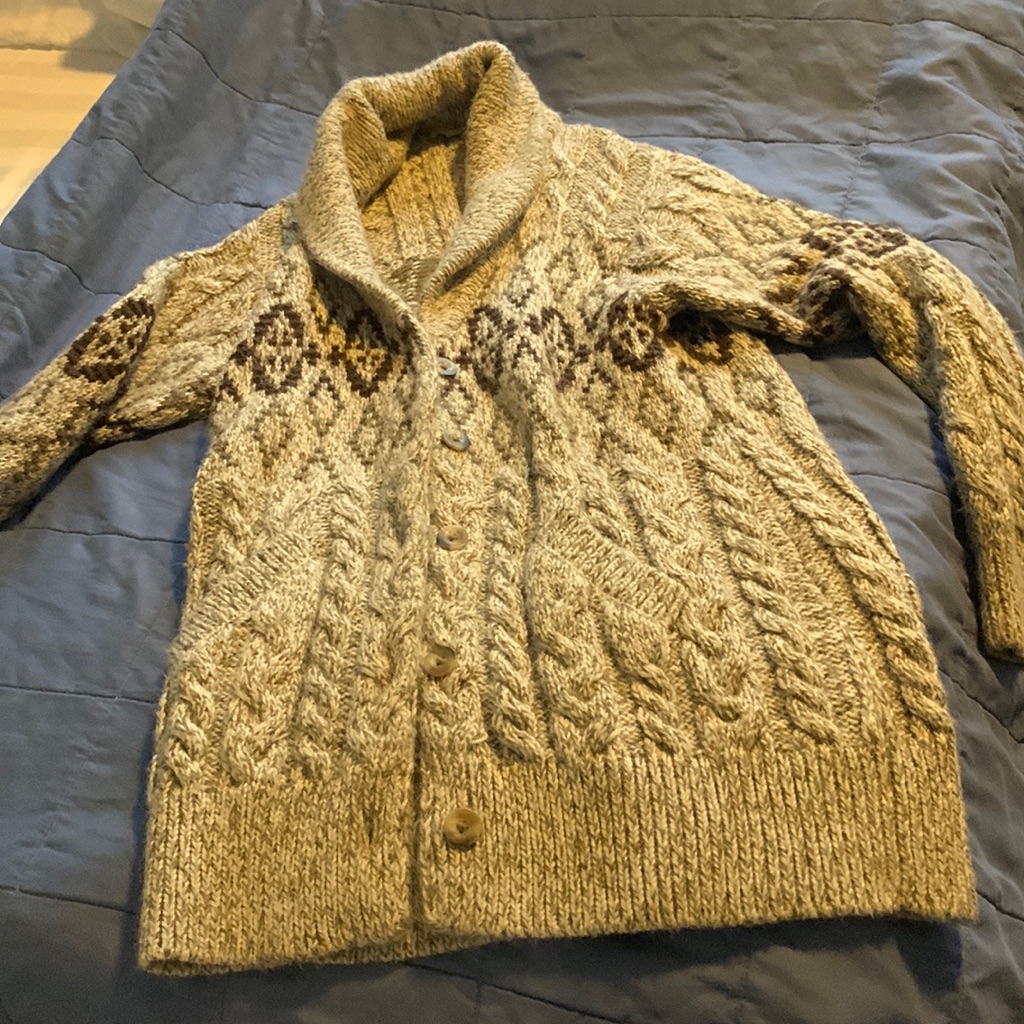 Women’s Vintage Looking Man’s Sweater With Collar And Beautiful Buttons Size S